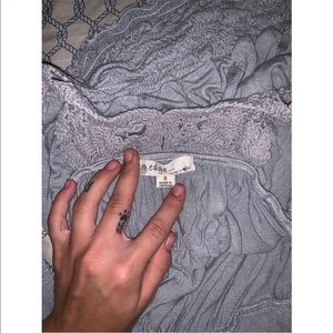 🌺 .•SALE•. Edge gray tank with Lacey back